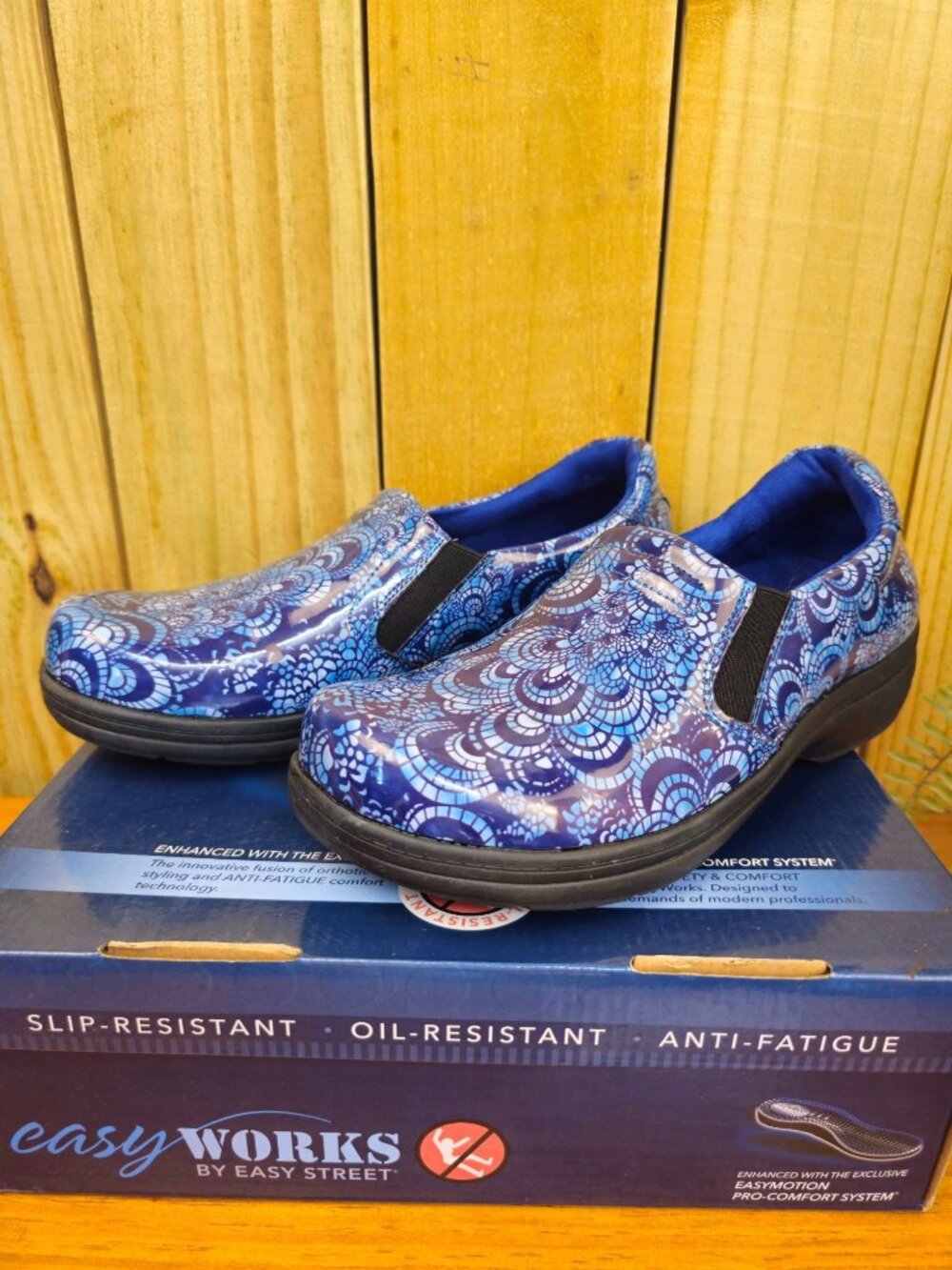 Easy Works By Easy Street Womens Blue Mosaic Print Slip-Resistant Shoes Size 10M